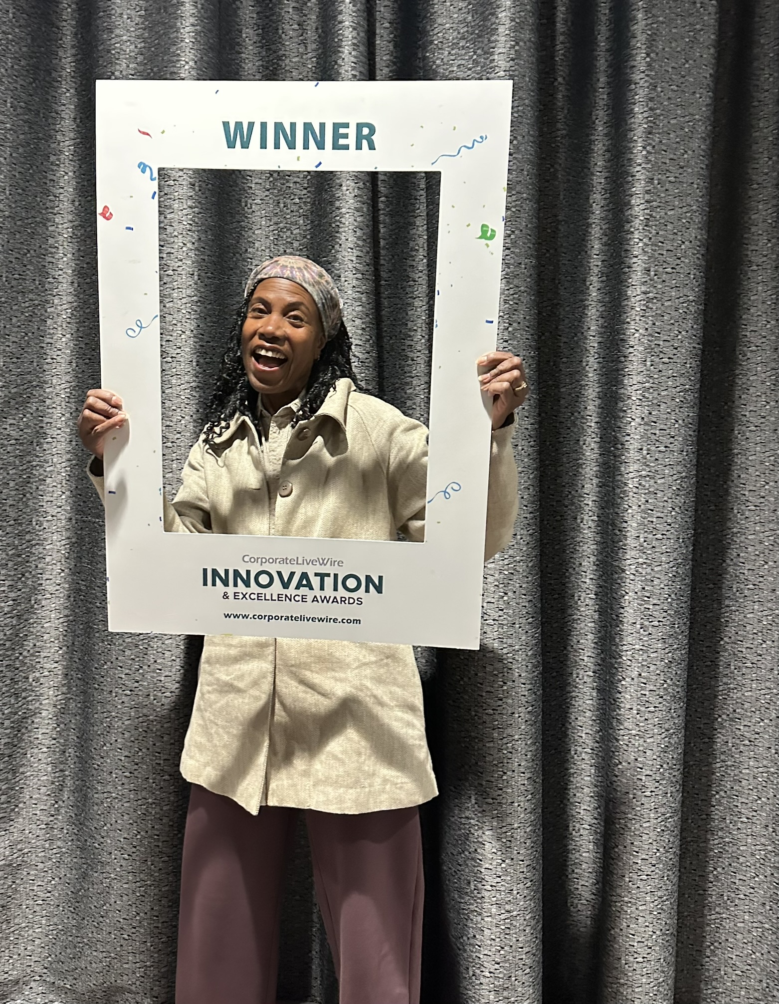 KALEIDOSCOPE VISUAL WITH REDS AND BLUES